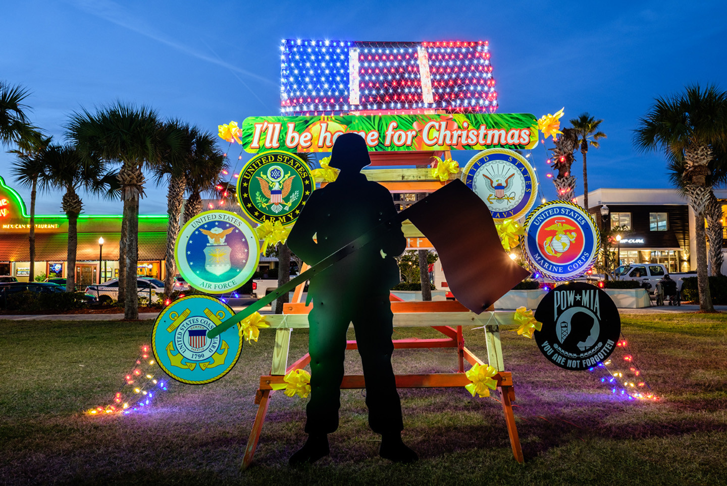 The American Legion – Post 129’s “I’ll be Home for Christmas” chair won the blue-ribbon award.